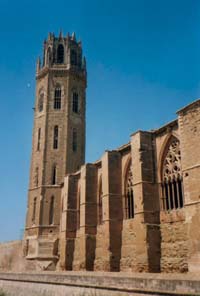 clocher et cloître