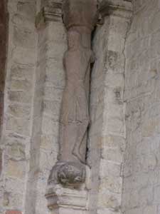 statue colonne